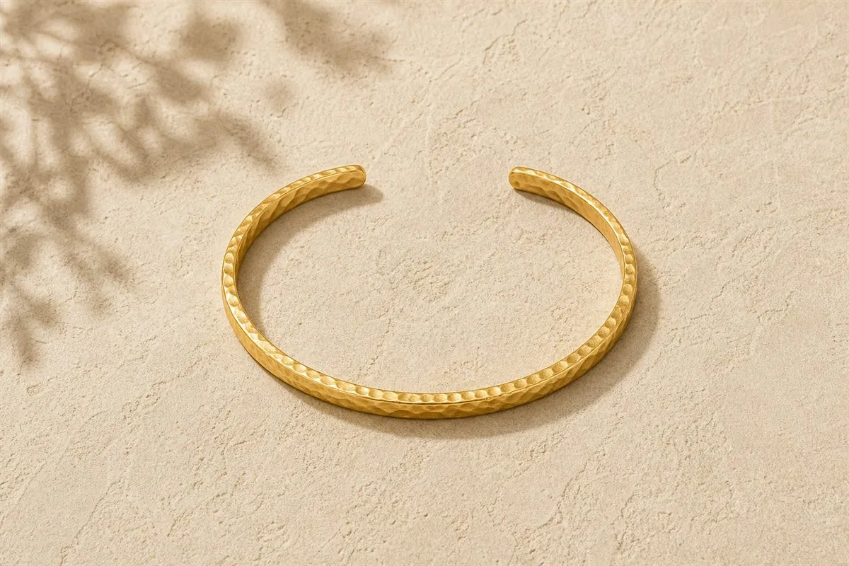 Edition Hammered Gold Bangle No.09