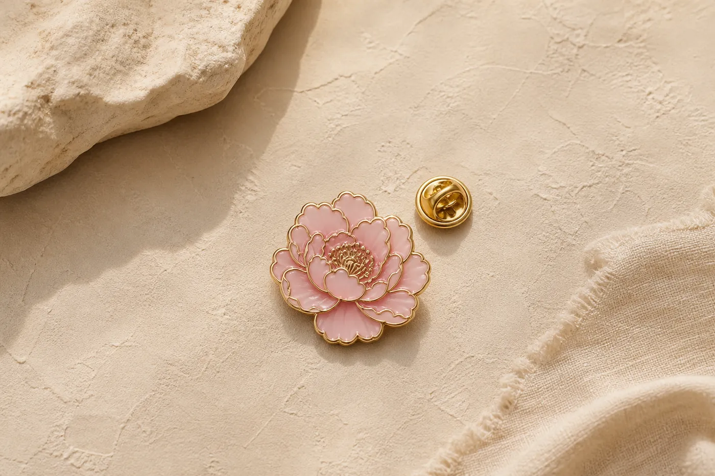 Collection Enamel Flower Pin Signature